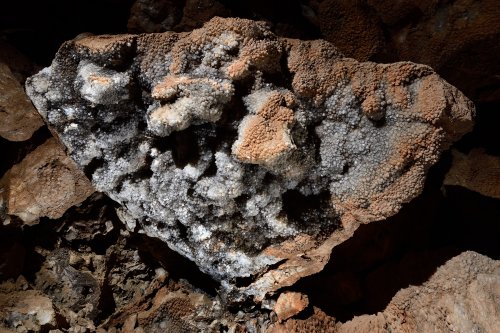 Grotte du Sud de l'Arizona (USA) - Bloc couvert de petits cristaux de calcite en dent de cochon(SP-20-0226)